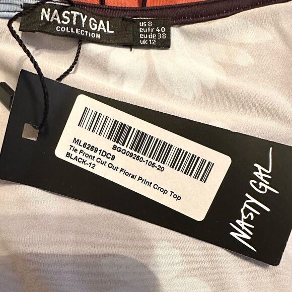 🔴2 for 30🔴 Nasty Gal top tie front cut out crop in black with floral design,8 - Picture 9 of 11